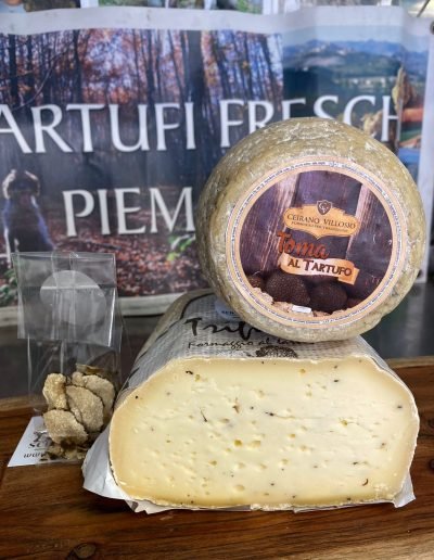 Scillo Tartufi Toma al tartufo